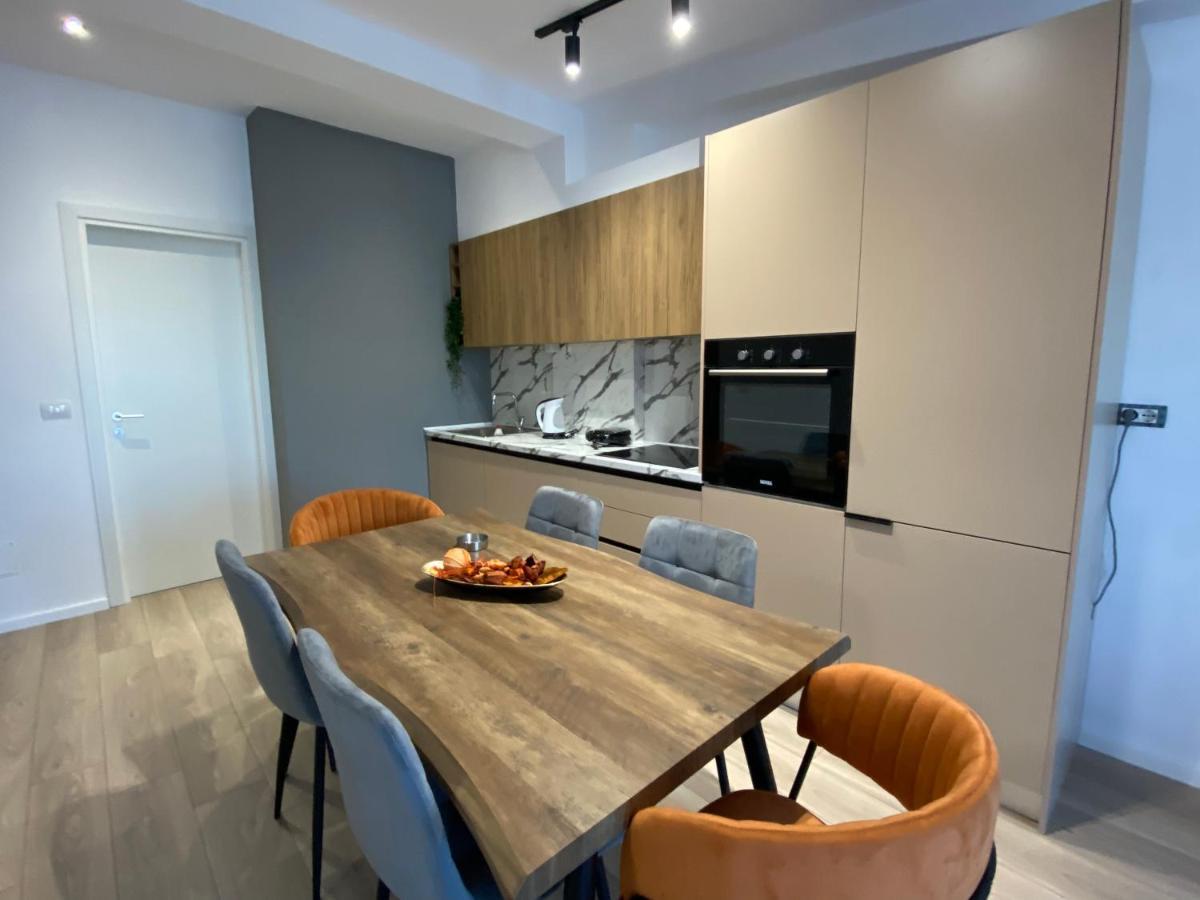 Brand New Apts Located At The City'S Main Square-100 Mbs Wifi Durrës Eksteriør billede