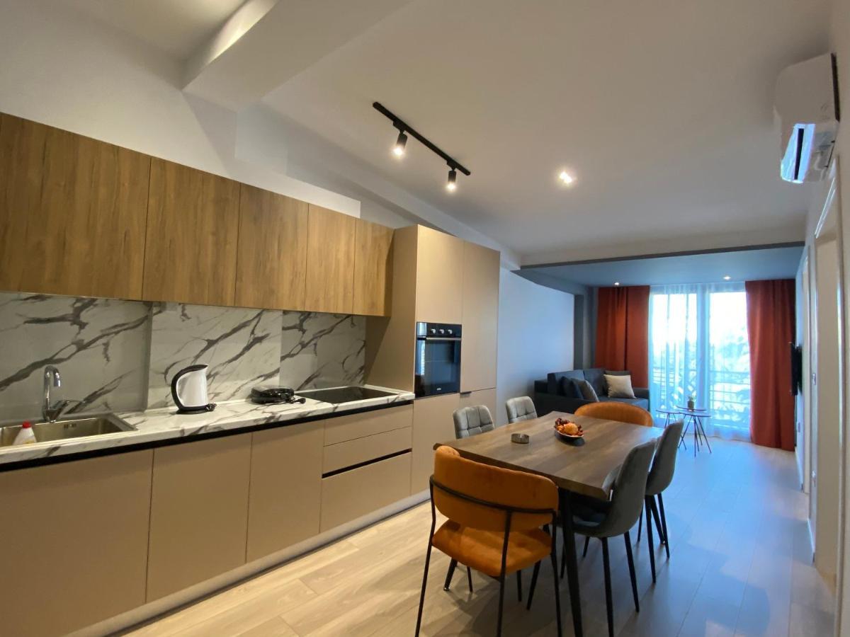 Brand New Apts Located At The City'S Main Square-100 Mbs Wifi Durrës Eksteriør billede